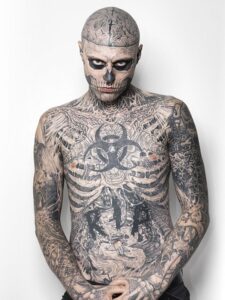 Zombie Boy Tattoo Model modella tatuaggi
